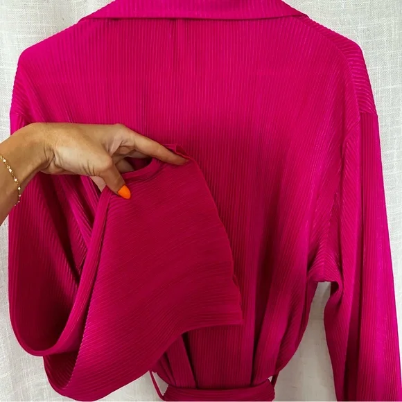 SOLD Hot pink flowy ribbed dress - Picture 4 of 4